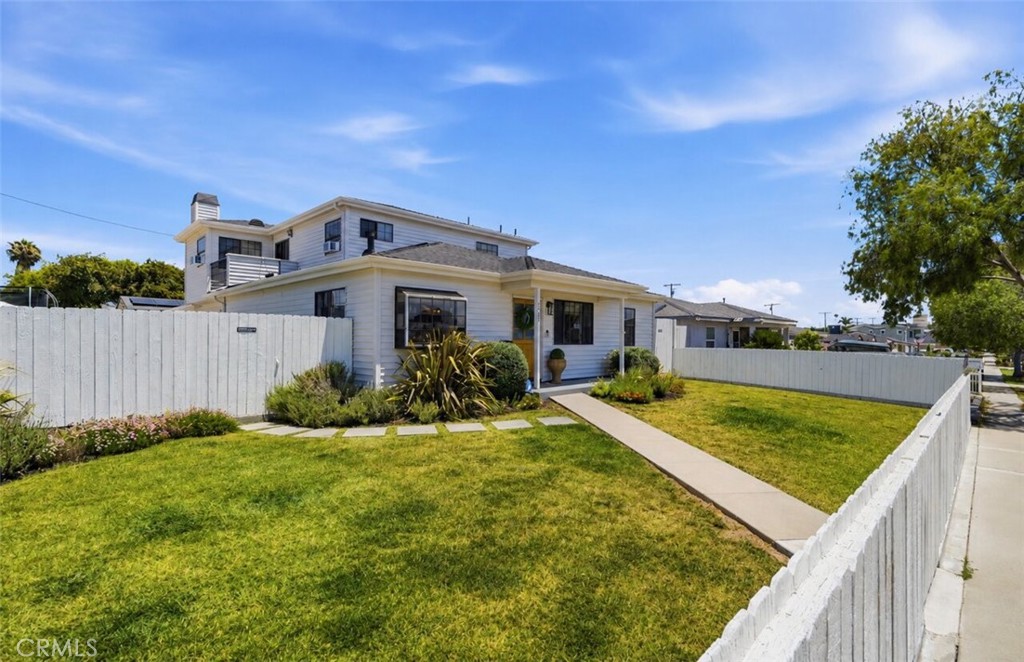 3427 W 187th Street