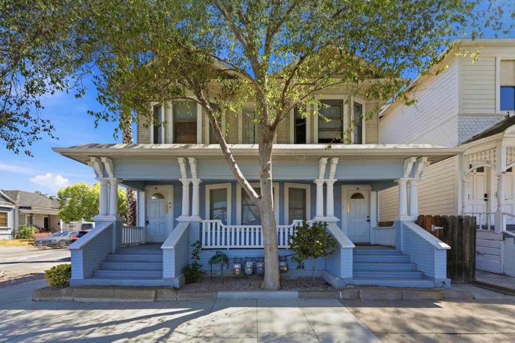 98 E Saint John Street
