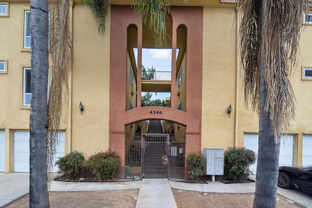 4346 52nd Street 10
