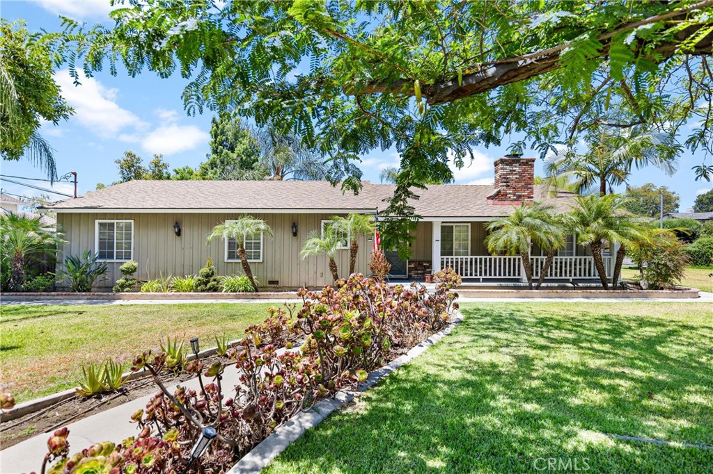 1691 S Santa Anita