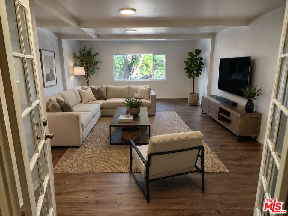 4531 VAN NUYS