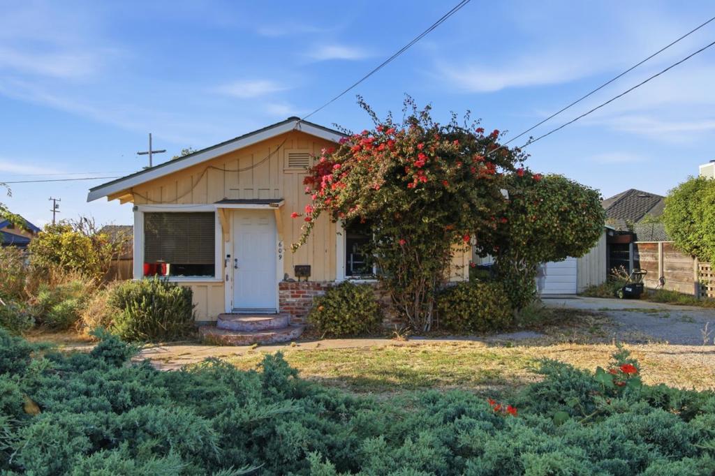 609 Trinity Avenue
