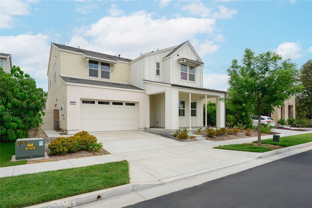 2532 E Harper