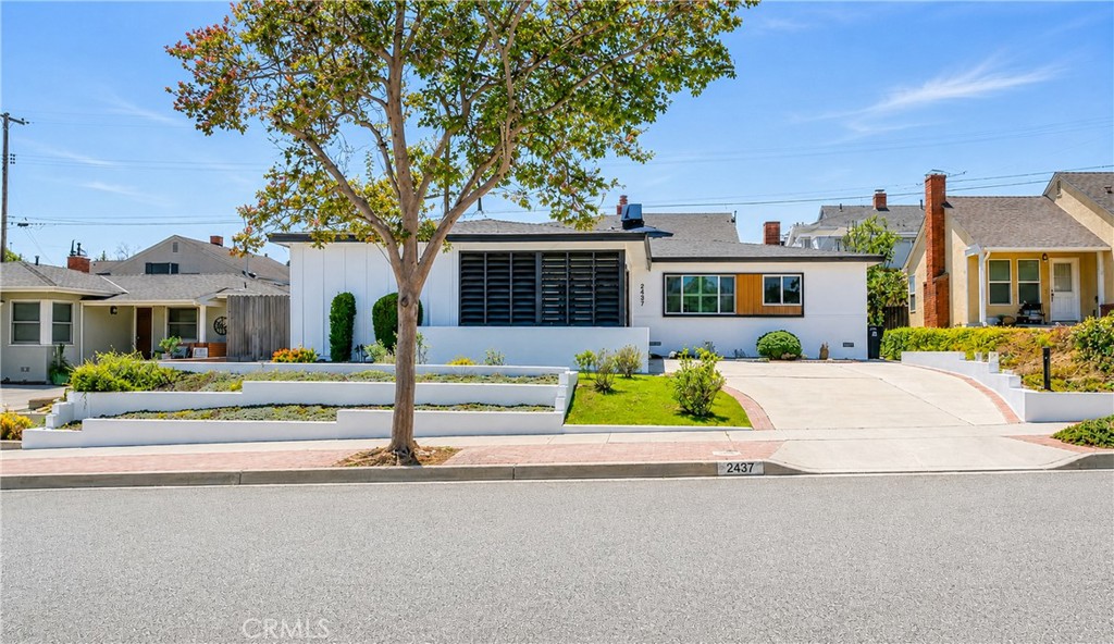 2437 Westmont