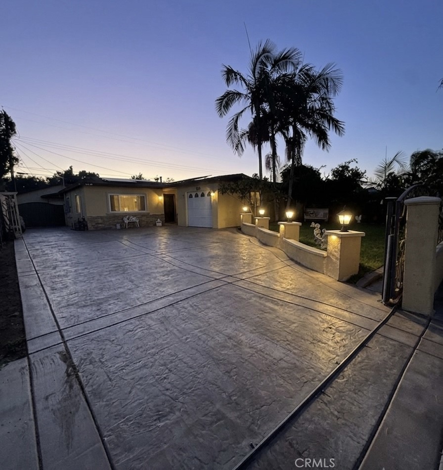 1724 S Monterey