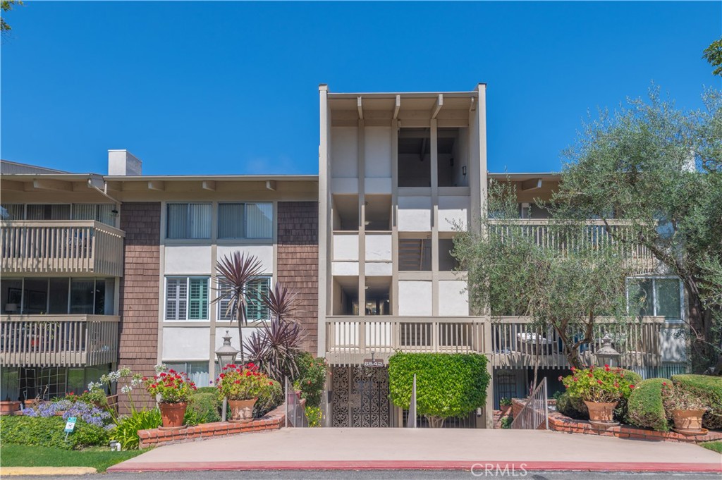 6542 Ocean Crest Drive B308