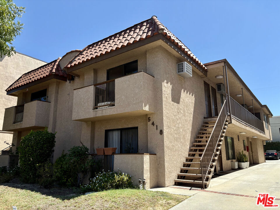 5418 Hermitage Avenue 103