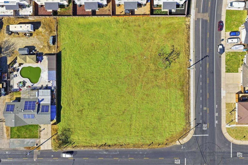 445 N Walnut Ave