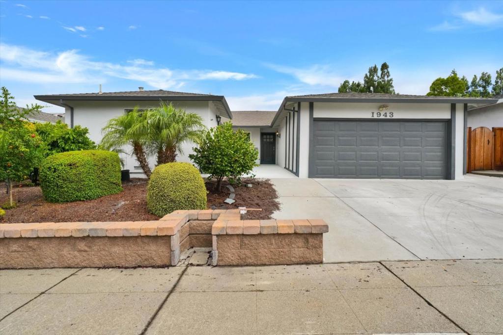 1943 Everglades Drive