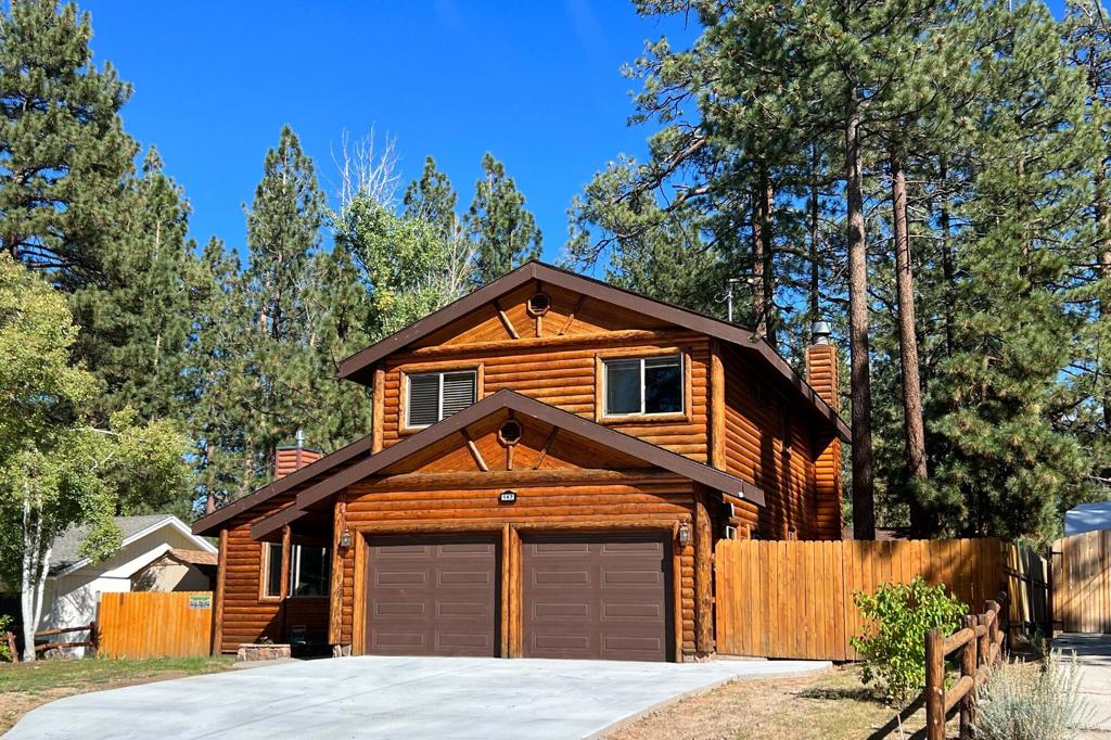 147 N Teakwood Drive