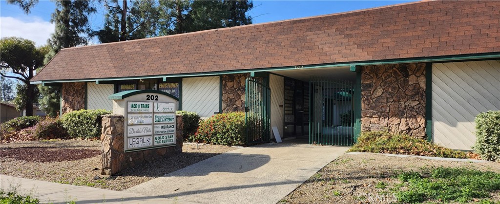 202 N Riverside Avenue