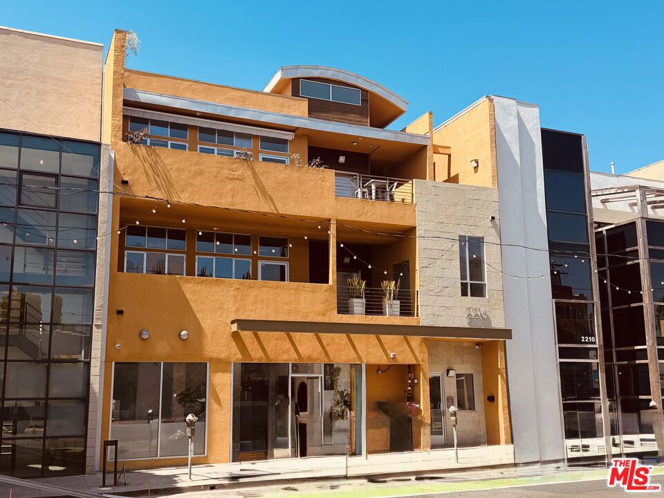 2216 Main Street 8 Units