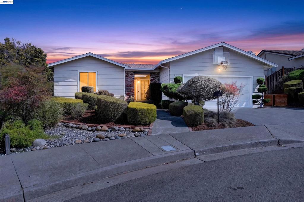 26976 Hemmingway Ct