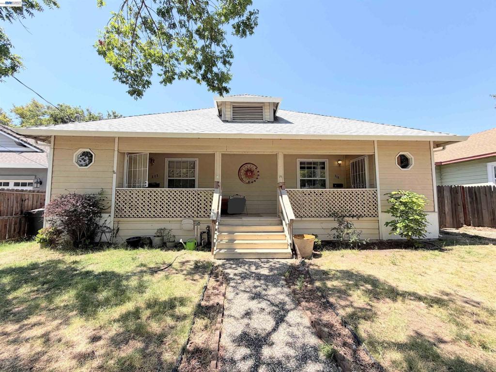 217 Cedar St