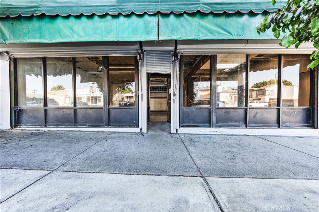 2218 Daly