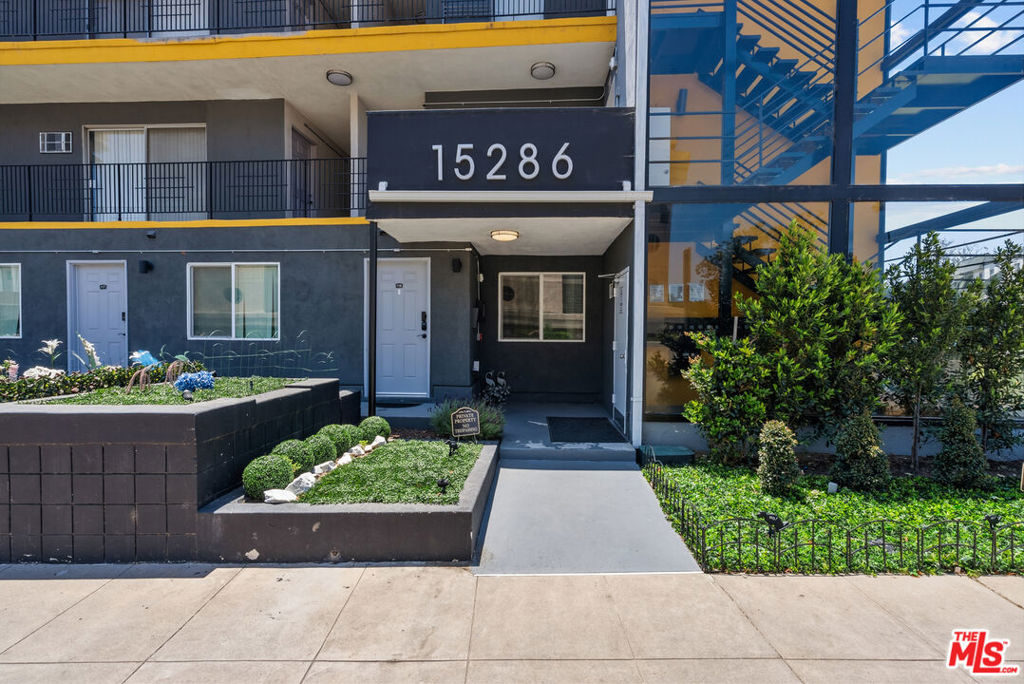 15286 Sutton Street 106