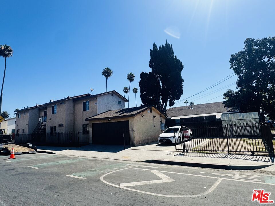 7704 S Grand Avenue