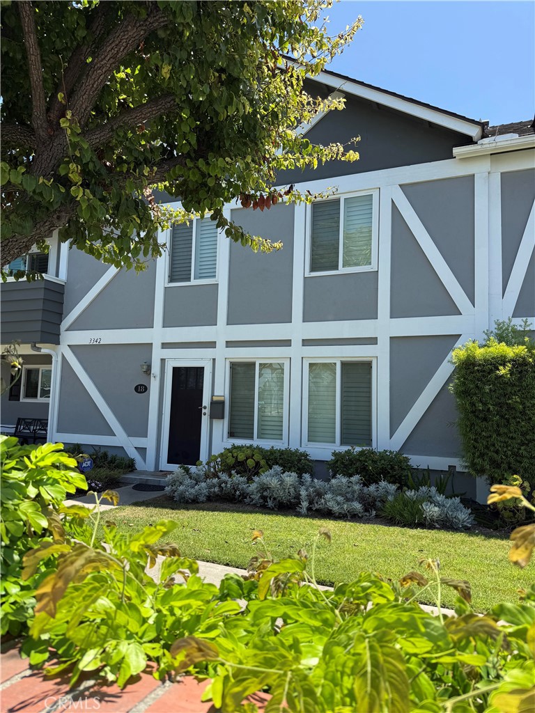 3342 Bradbury 18