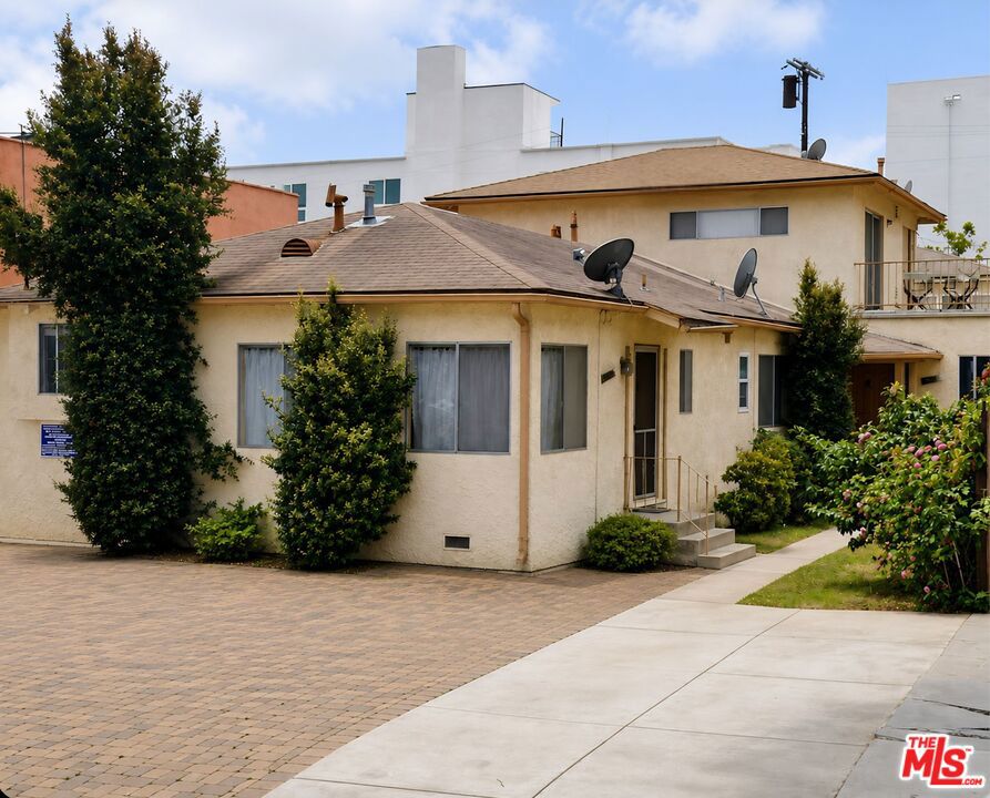 1823 Overland Avenue
