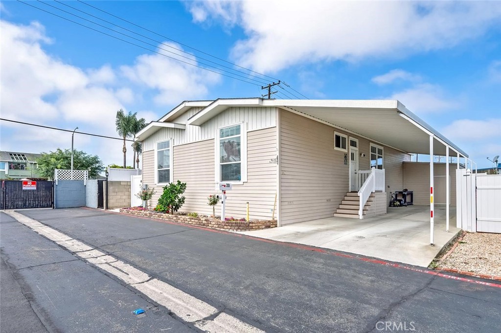 16444 Bolsa Chica Street 20