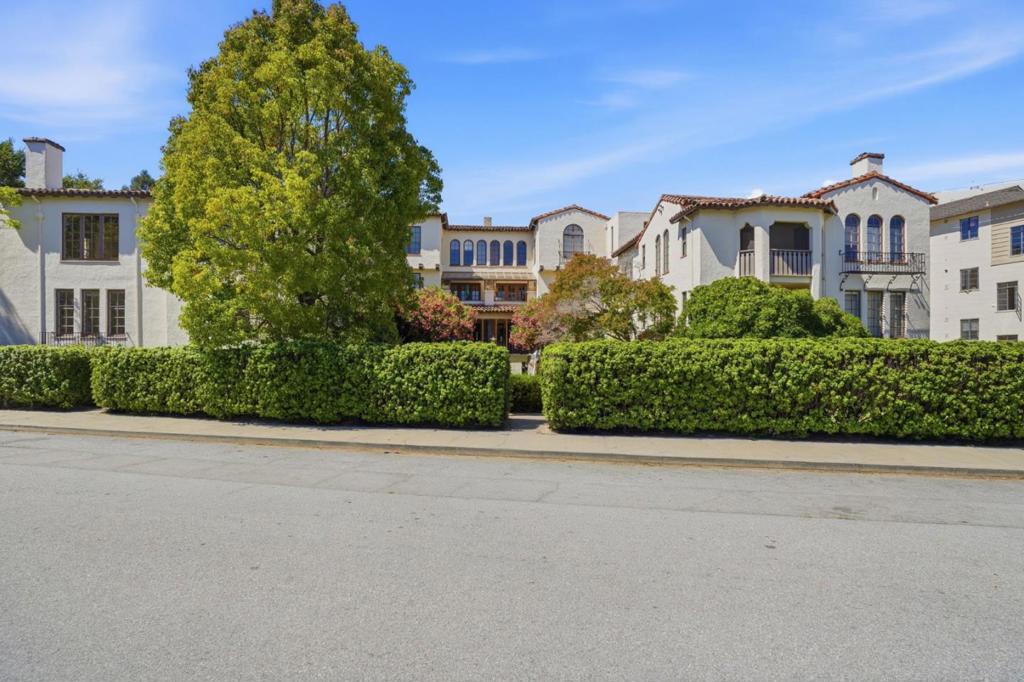 212 Eaton Road 11