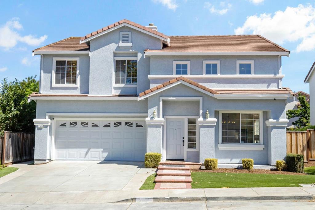 3249 Esperanza Court