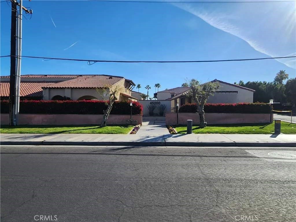 45200 Deep Canyon C8