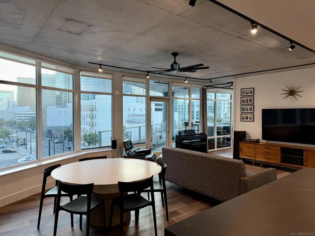 1080 Park Blvd 401