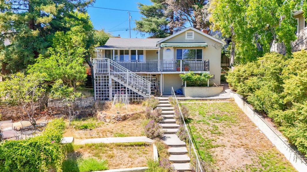 2032 Lyon Avenue