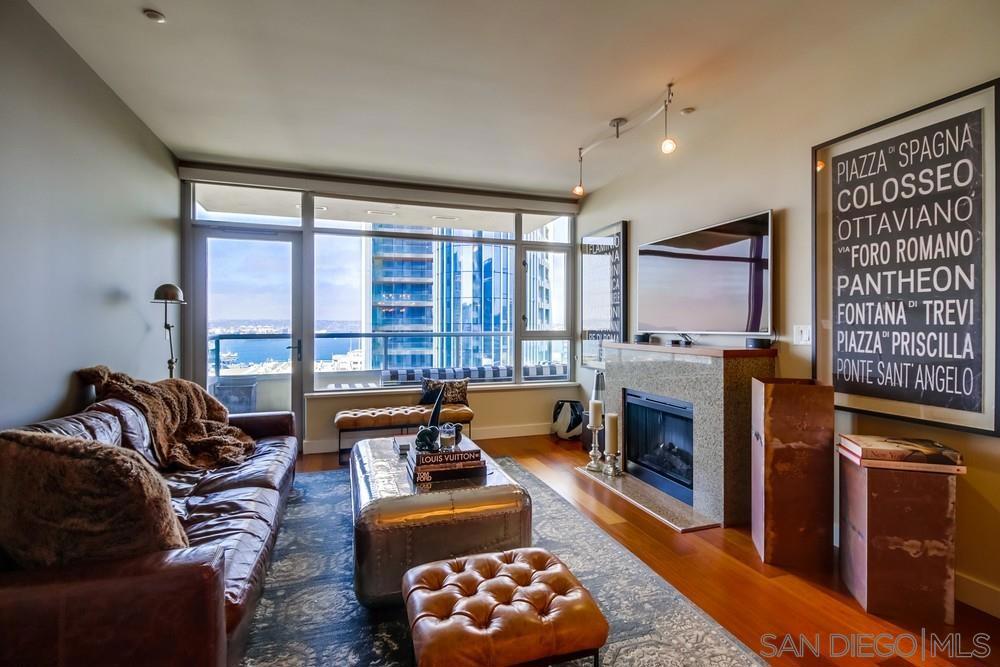 700 W E St 1602