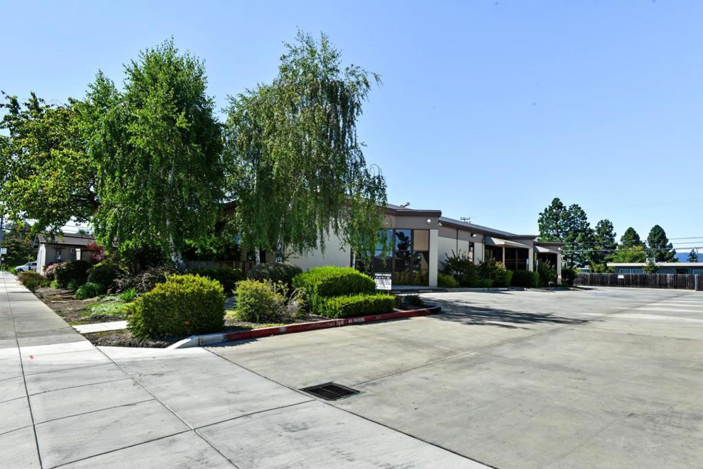 550 Price Avenue