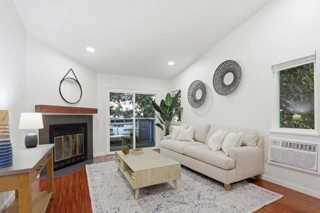 1547 Four Oaks Circle