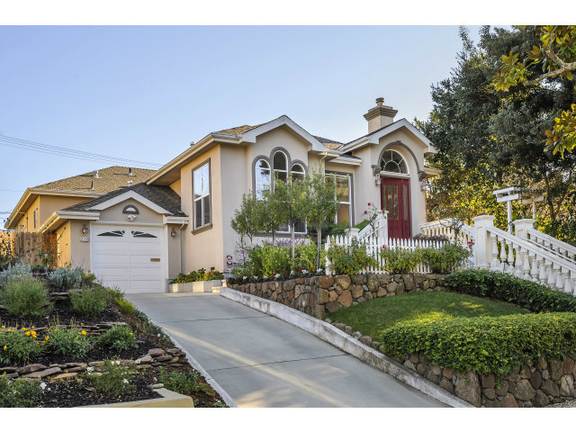 2113 HILLSIDE Drive