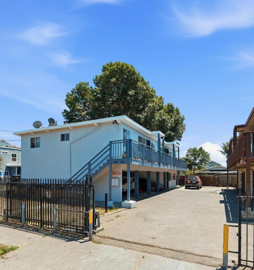 240 DUBOCE Avenue