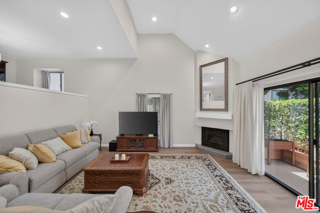 15173 Magnolia Boulevard F