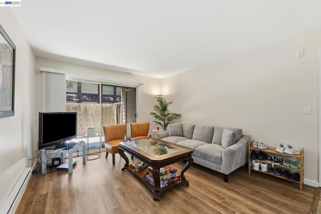 1137 Yarwood Court