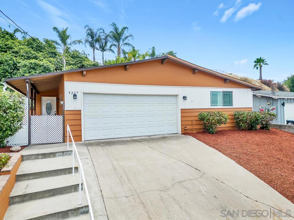 9237 Fanita Rancho