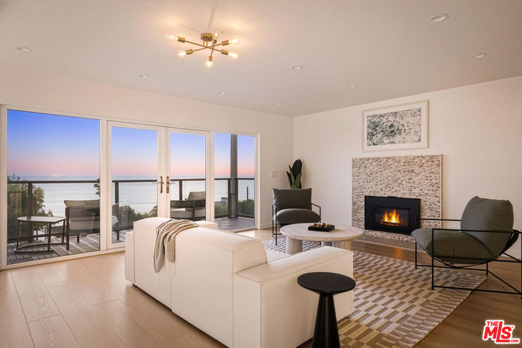 2442 S Coast Highway 3