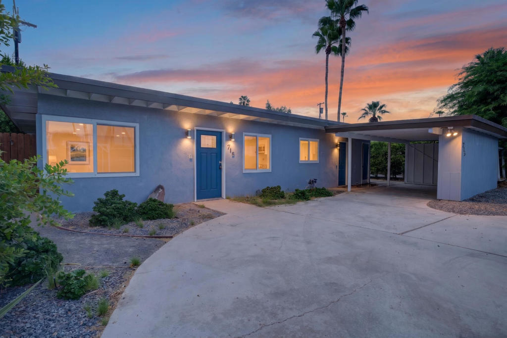 715 N Sunrise Way