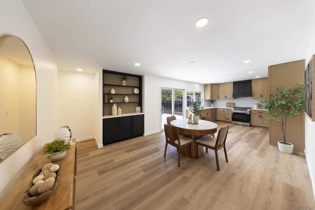 7225 Laura Ct