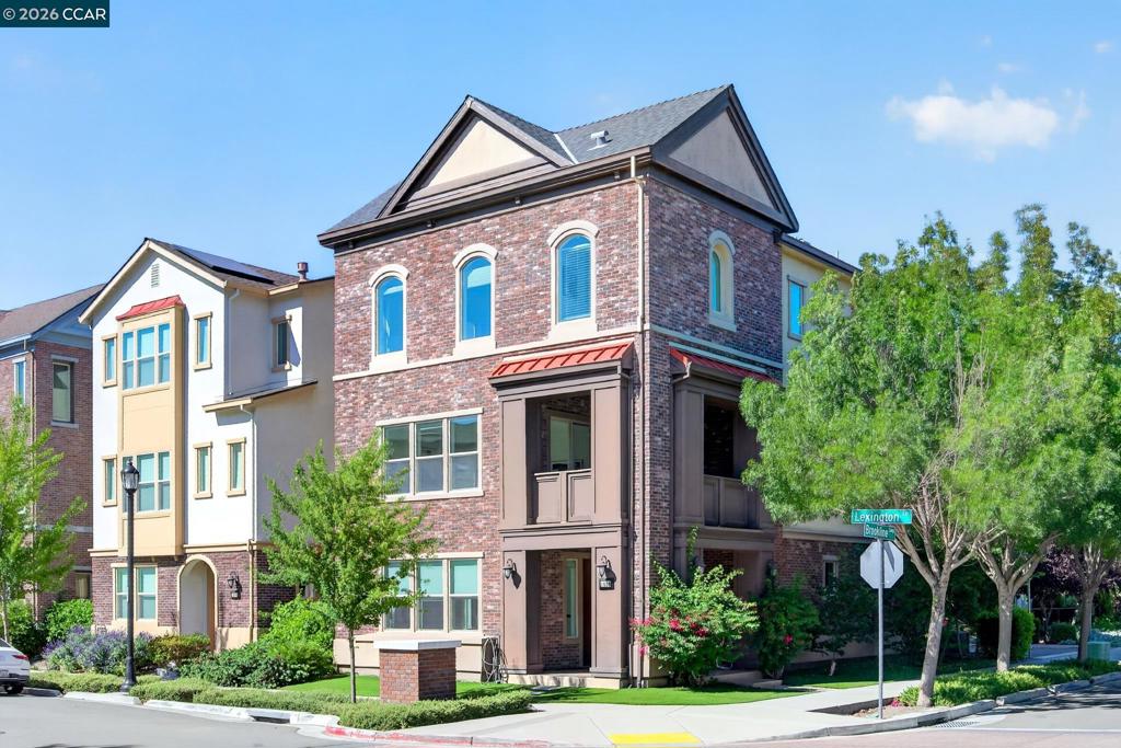1600 Lexington Ln