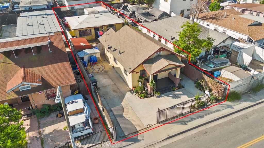 1626 E 87th