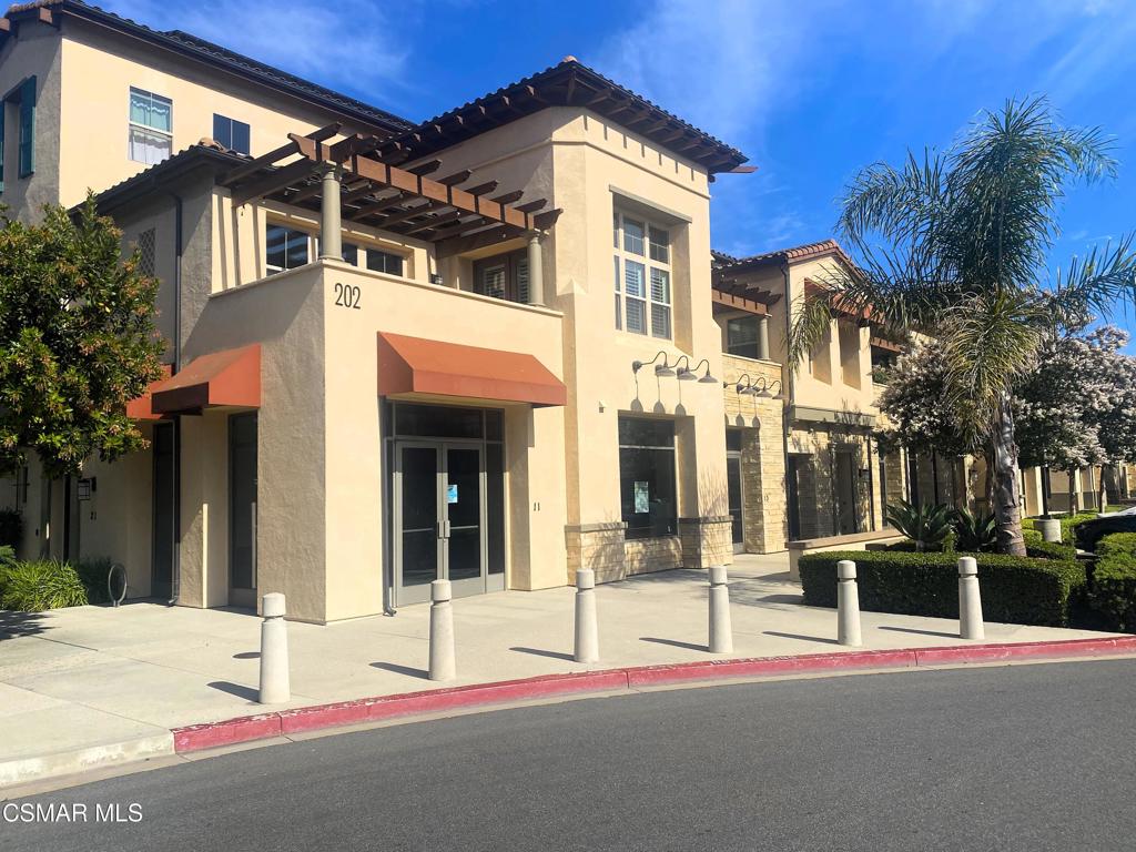 202 Village Commons 13