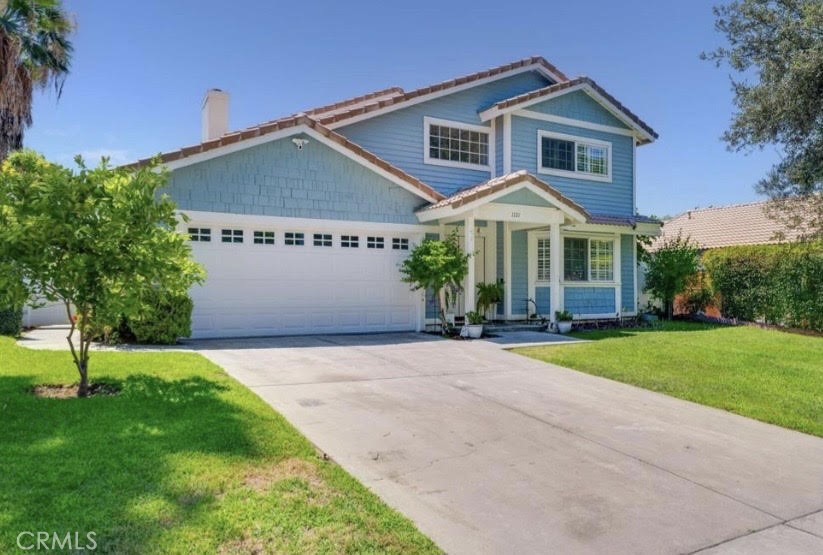 1121 Country Place