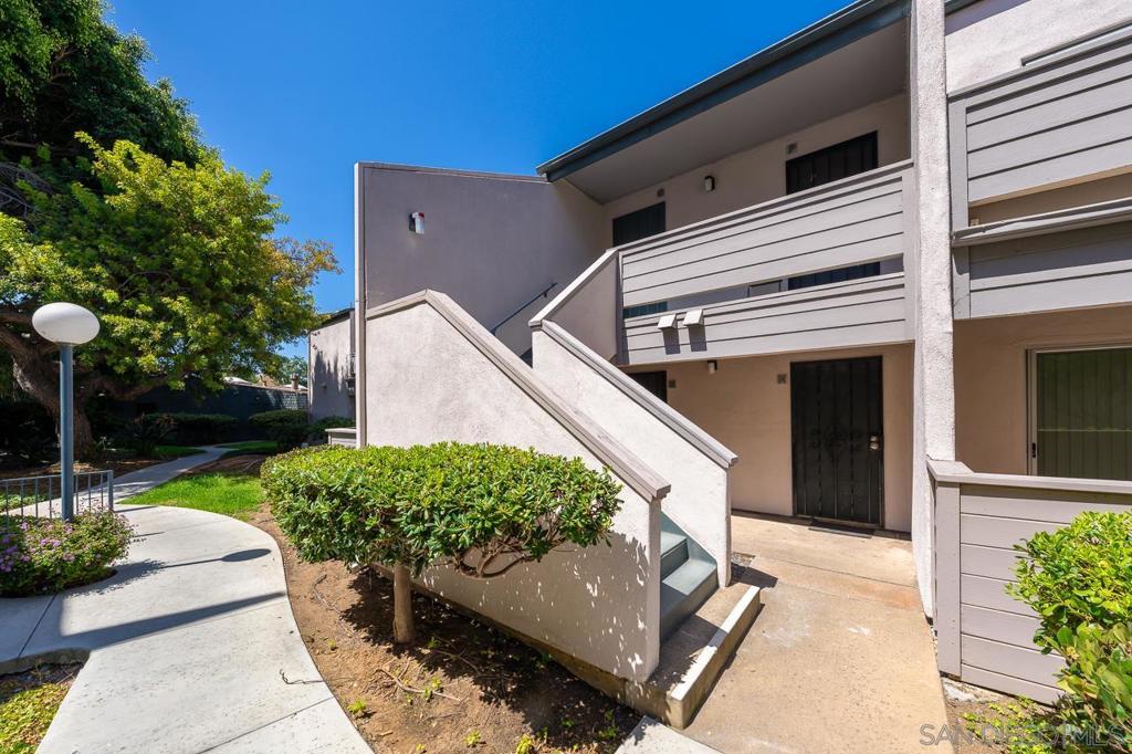3266 Ashford St M