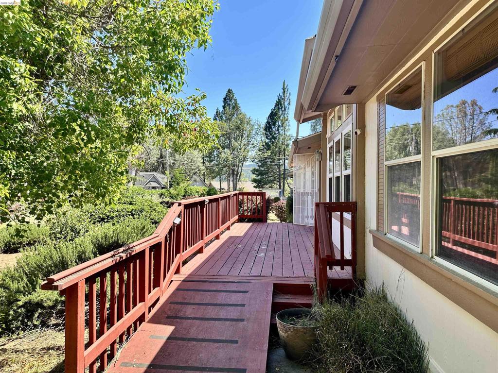 20511 Nob Hill Cir