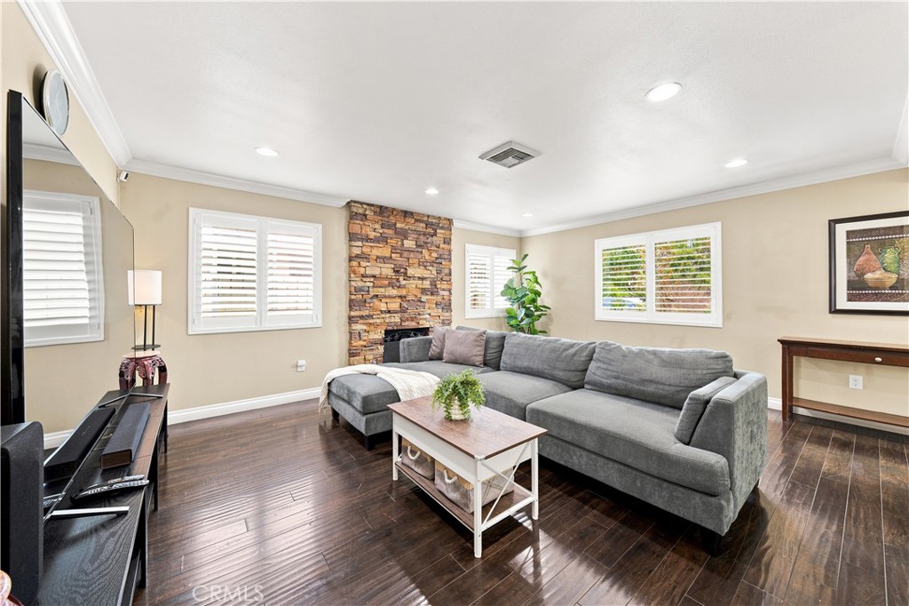 1309 N Catalpa