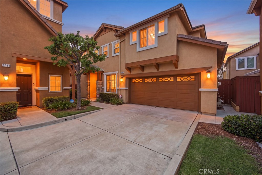 3677 W Chapman