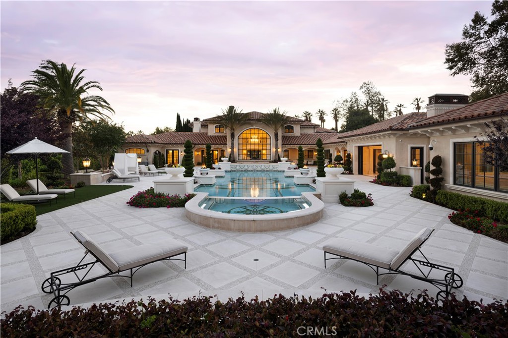 100 Palm Hill Lane