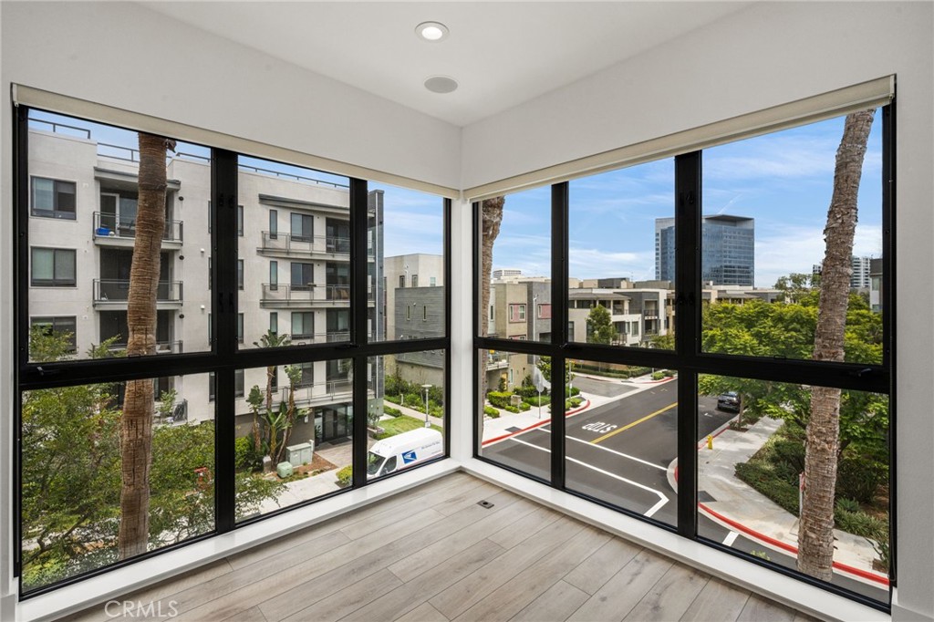 402 Rockefeller 315